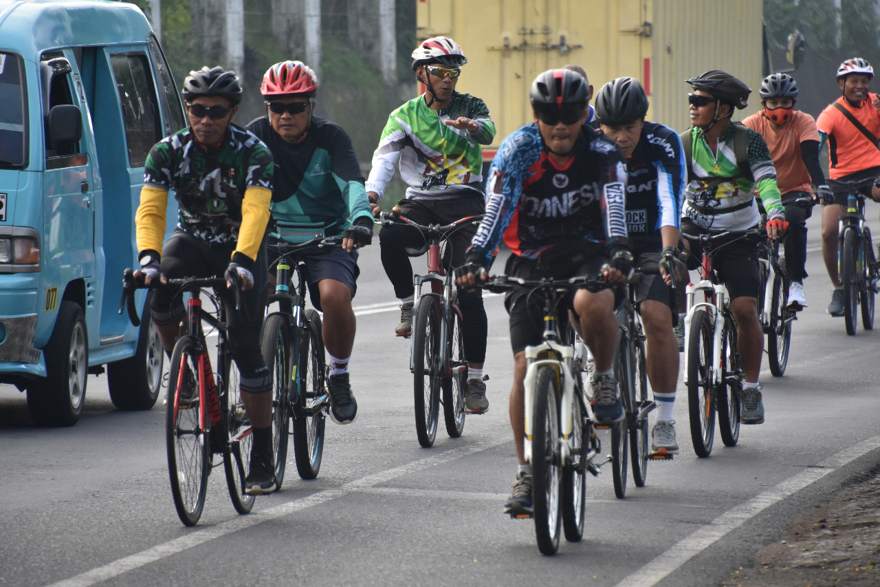 Danrem 073/Makutarama Gowes Bareng Di Kota Salatiga